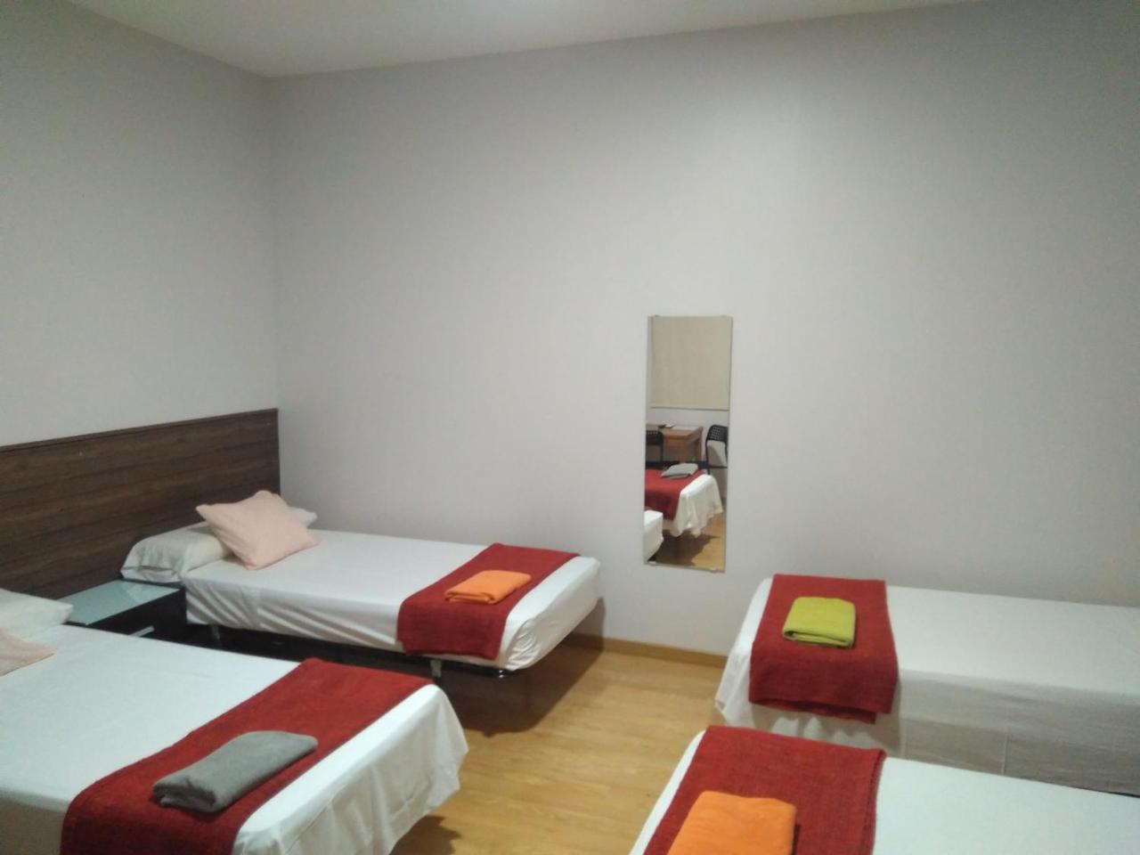 Village Rooms Multicolor 马德里 外观 照片